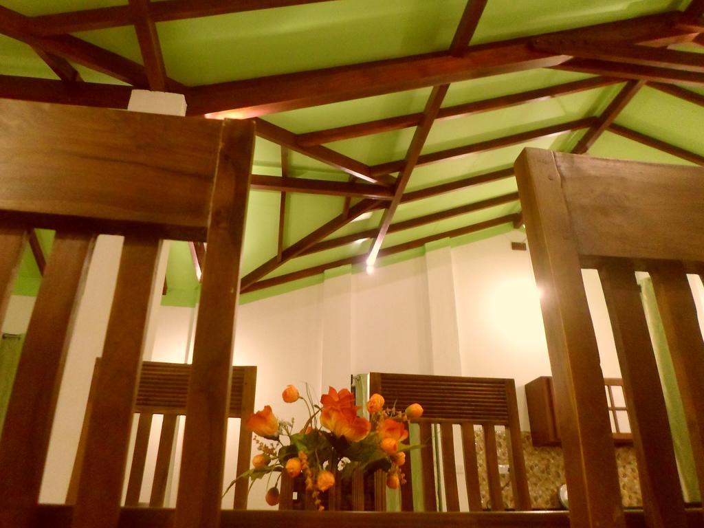 Nilas Guesthouse ฮิกคาดูวา ห้อง รูปภาพ