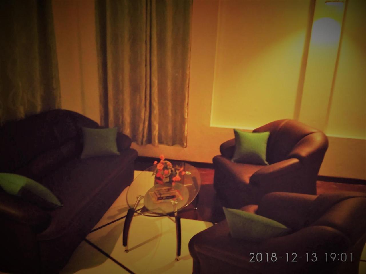 Nilas Guesthouse ฮิกคาดูวา ภายนอก รูปภาพ